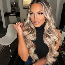 Trish Stratus en tenu de ville